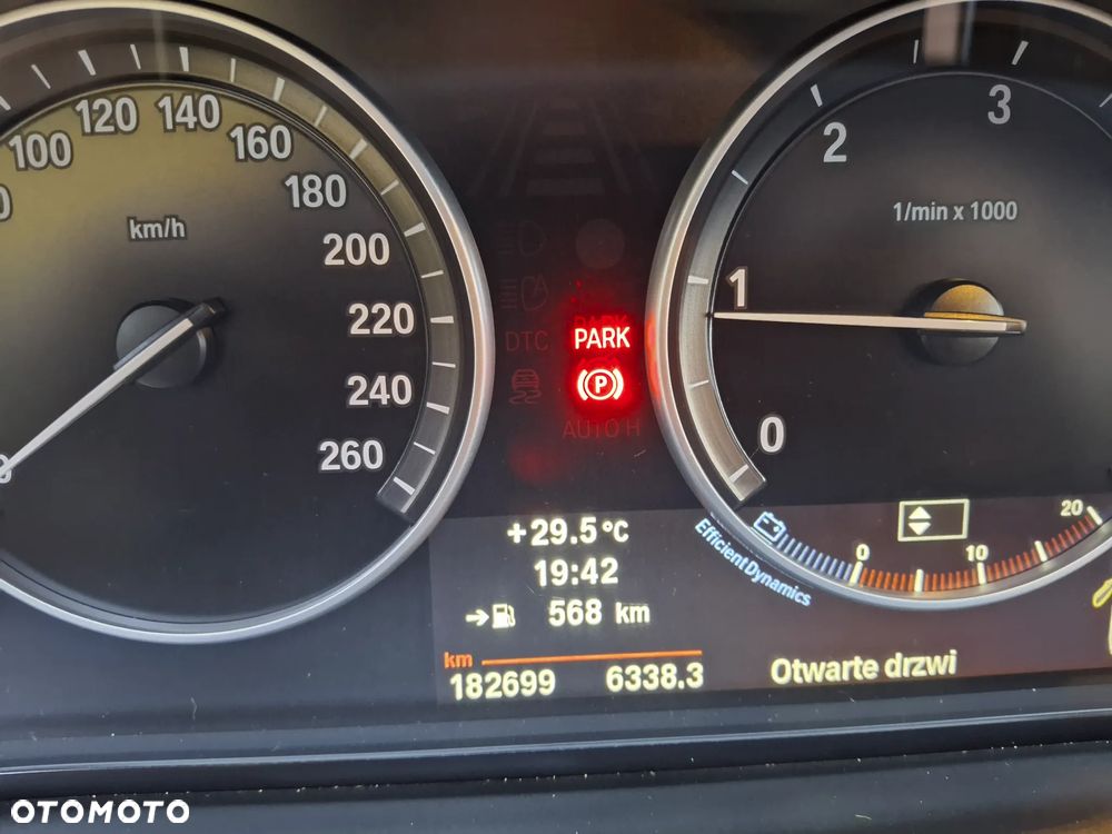 BMW Seria 5 520d - 23