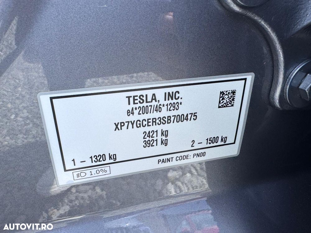 Tesla Model Y - 5