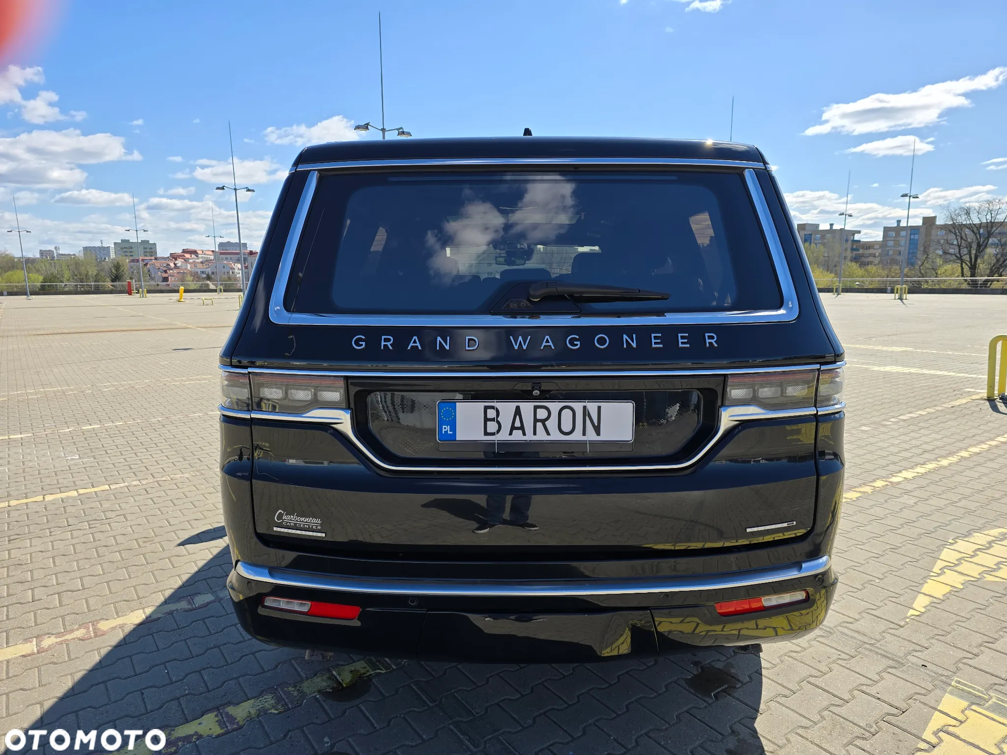 Jeep Wagoneer - 13