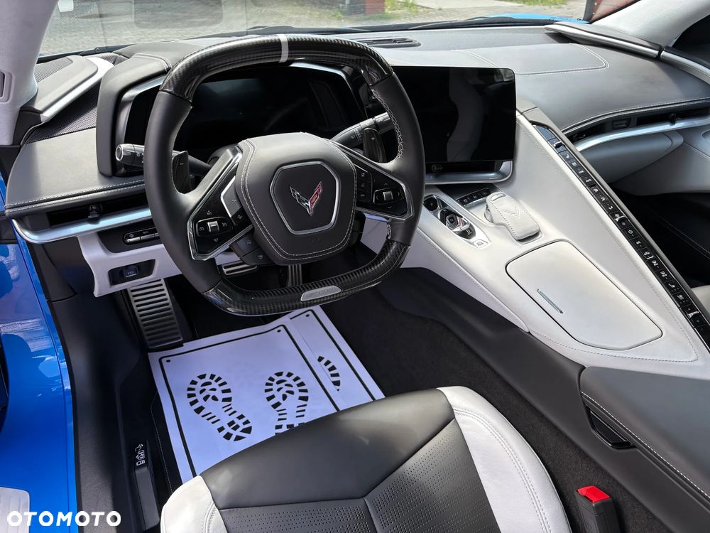 Chevrolet Corvette - 16