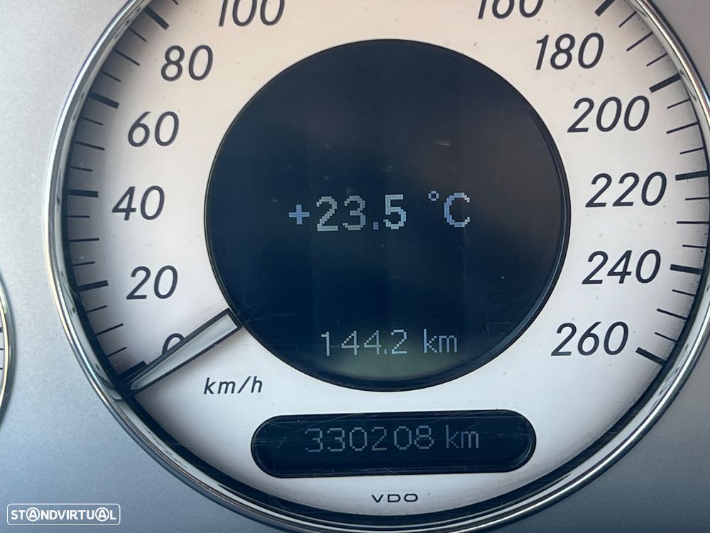 Mercedes-Benz E 220 CDi Avantgarde - 20