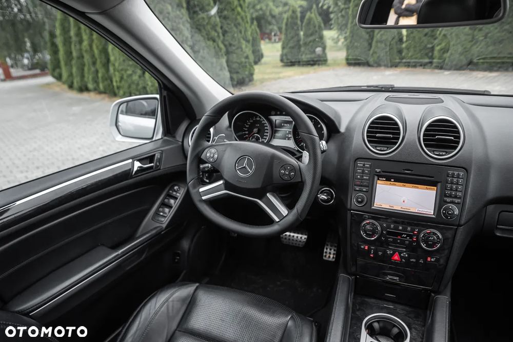 Mercedes-Benz ML 63 AMG 4Matic 7G-TRONIC 10th Anniversary - 21