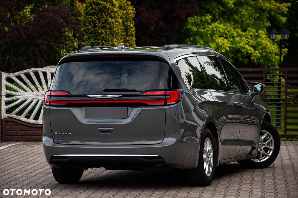 Chrysler Pacifica - 5