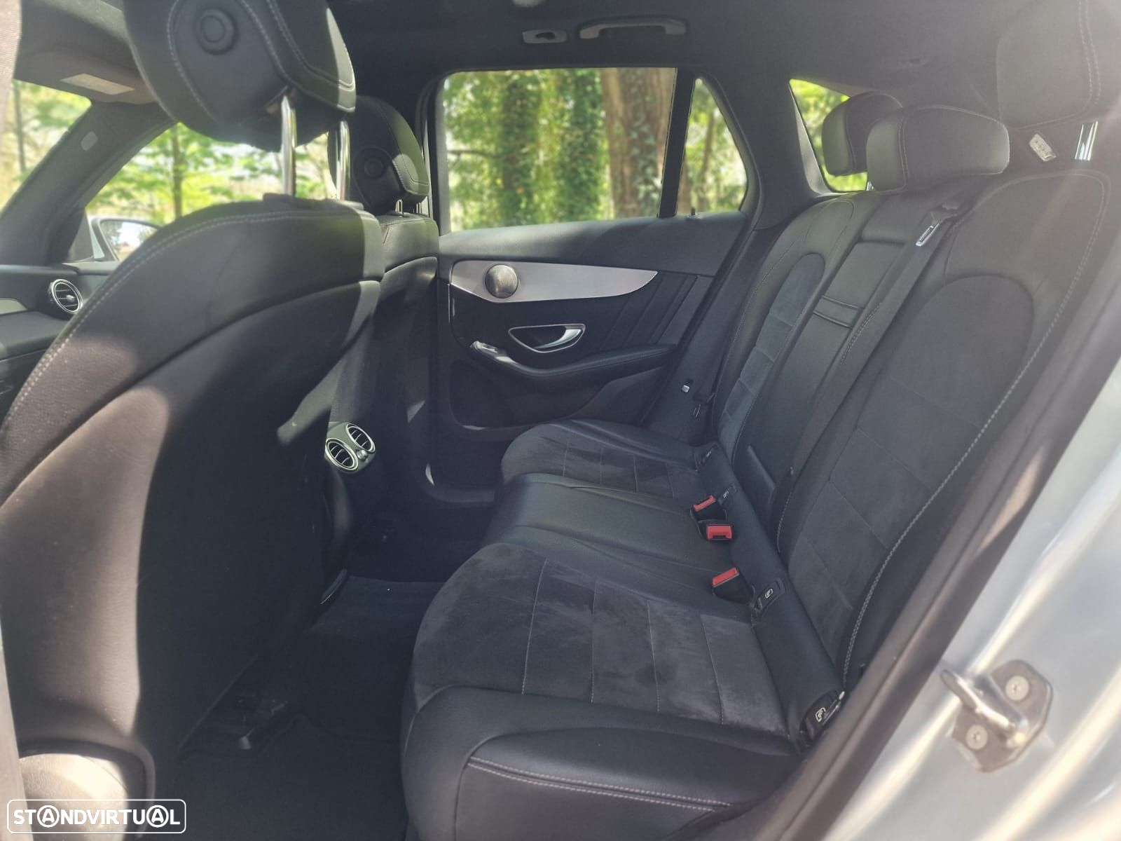 Mercedes-Benz GLC 220 d 4Matic 9G-TRONIC AMG Line - 26