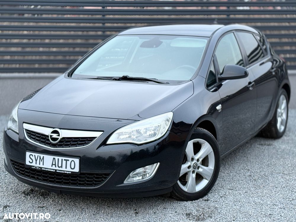 Opel Astra 1.7 CDTI DPF Design Edition - 1