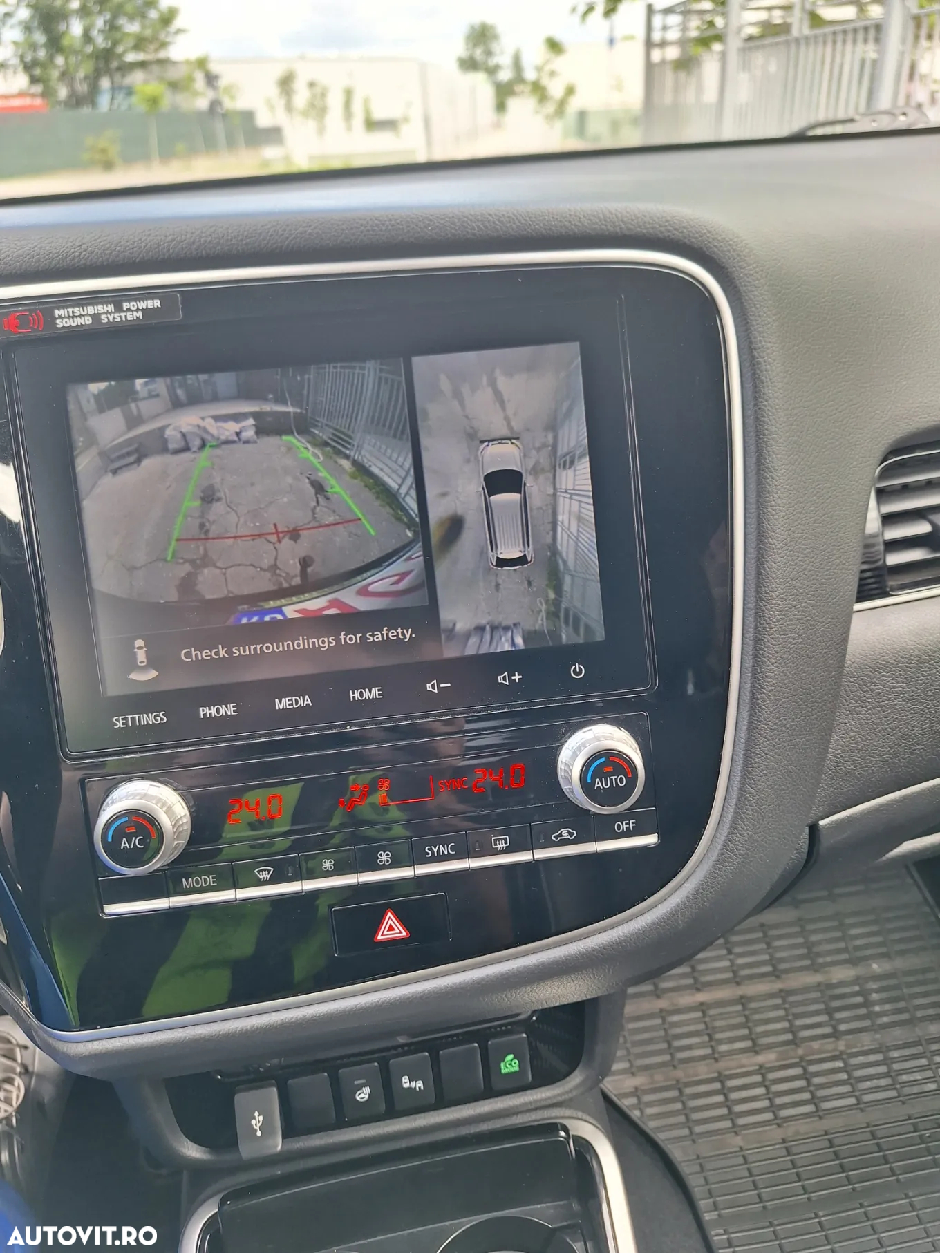 Mitsubishi Outlander 2.4 4WD Plug-In Hybrid Top - 25