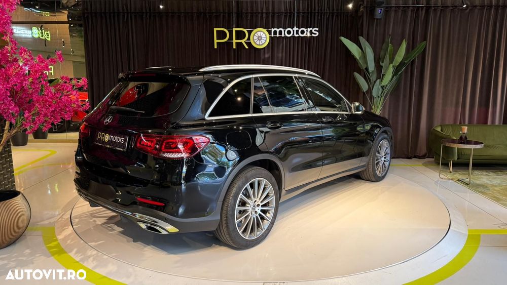 Mercedes-Benz GLC 300 d 4Matic 9G-TRONIC AMG Line - 4