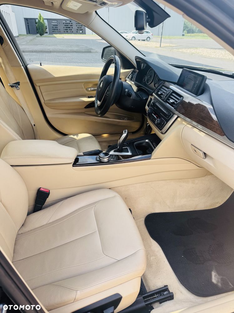 BMW Seria 3 328i xDrive Sport-Aut Luxury Line - 14