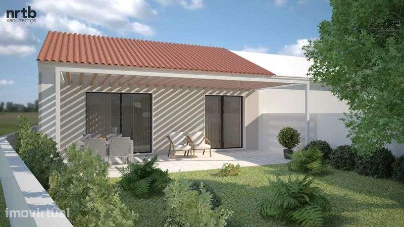 Moradia com projecto de reconstrução aprovado pela CMC - Grande imagem: 2/3