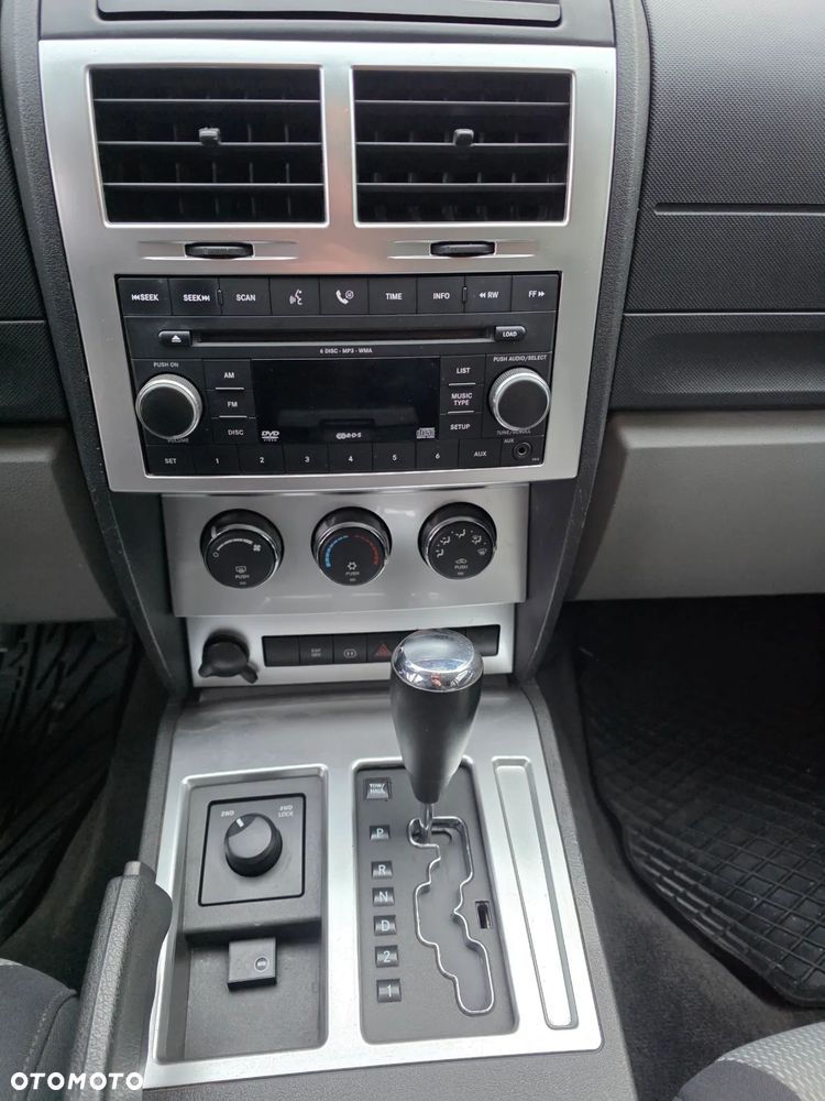 Dodge Nitro 3.7 V6 SLT 4WD - 25