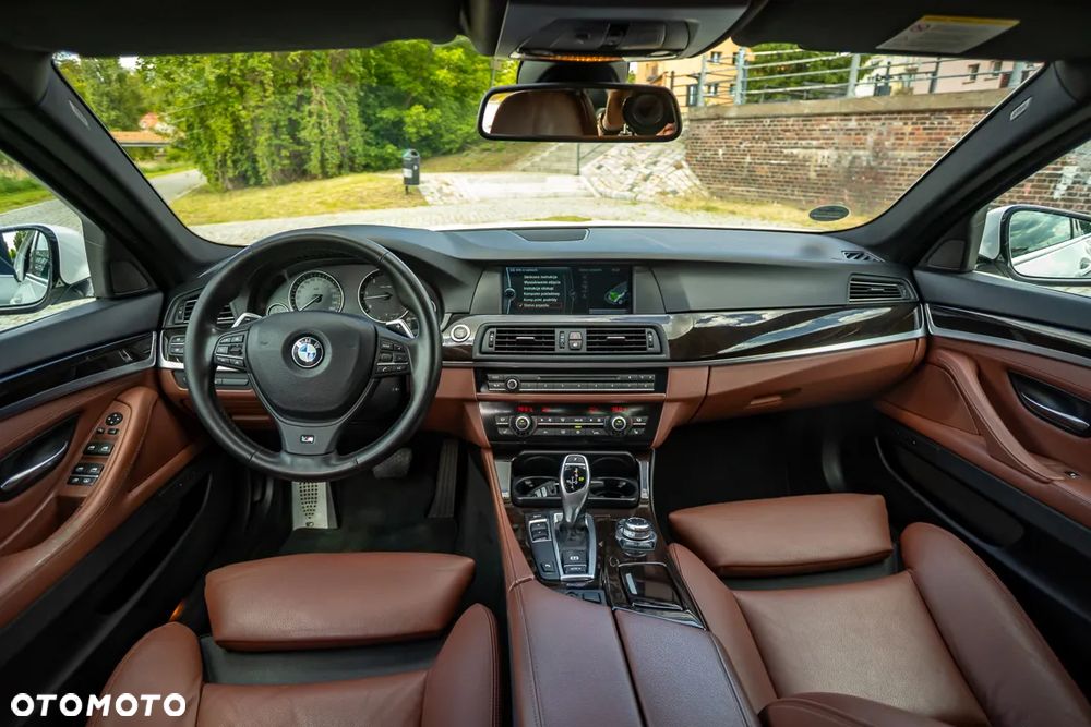 BMW Seria 5 525d Sport-Aut - 25