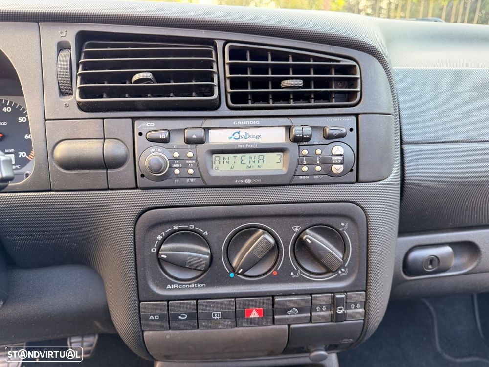 VW Golf 1.6i Highline - 30