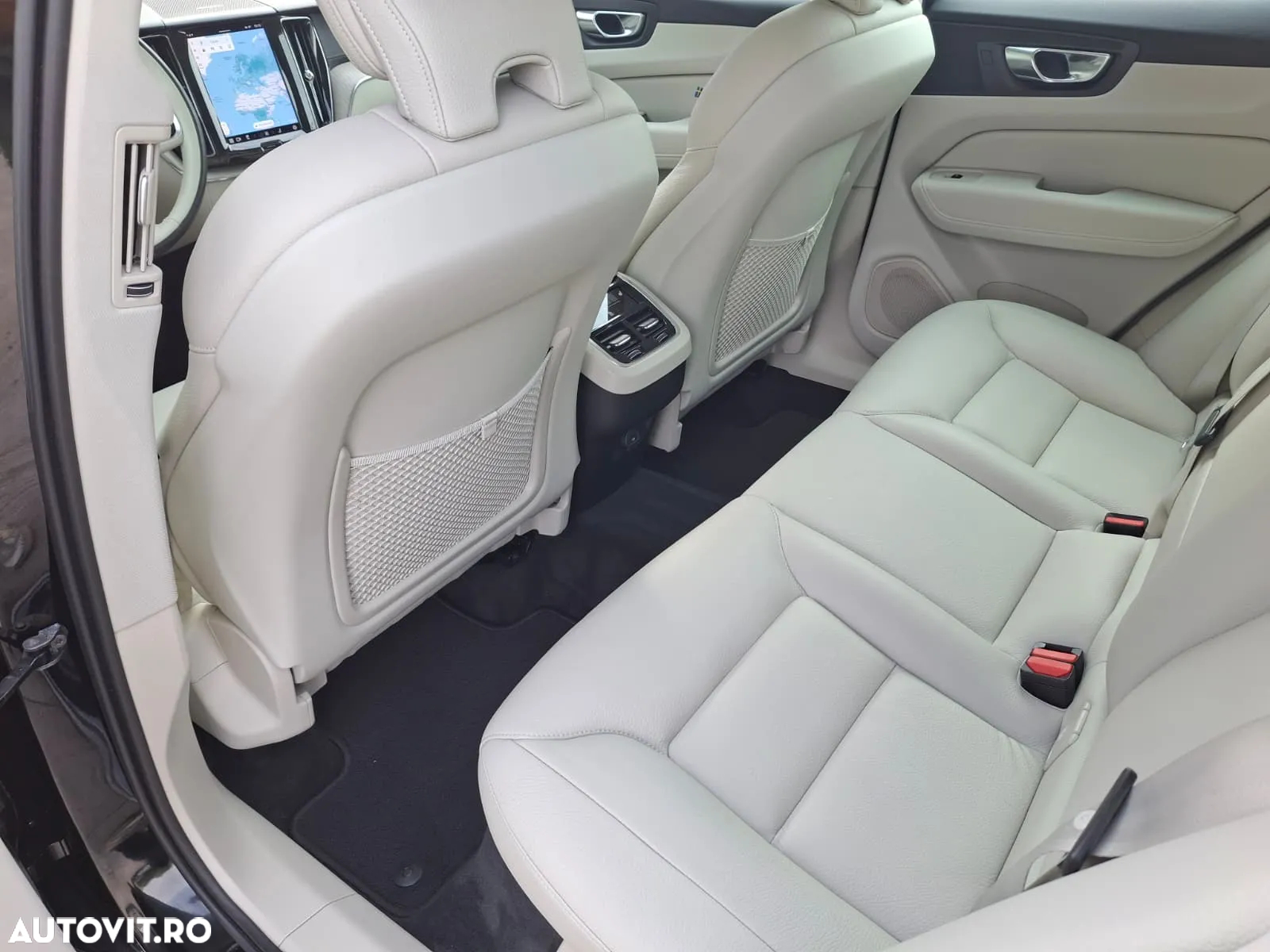 Volvo XC 60 B4 D AWD Ultimate Bright - 15
