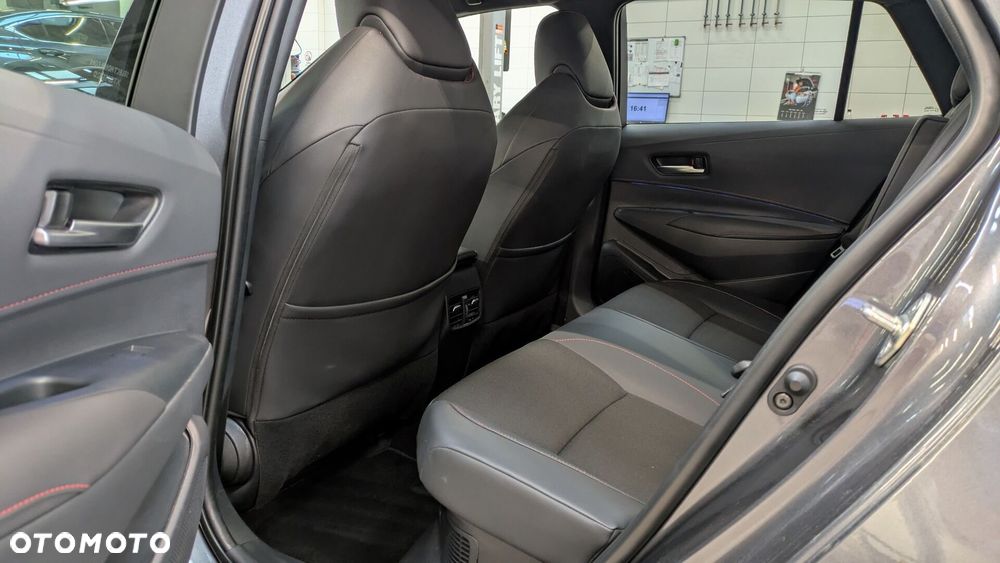 Toyota Corolla 1.8 Hybrid GR Sport Dynamic - 13