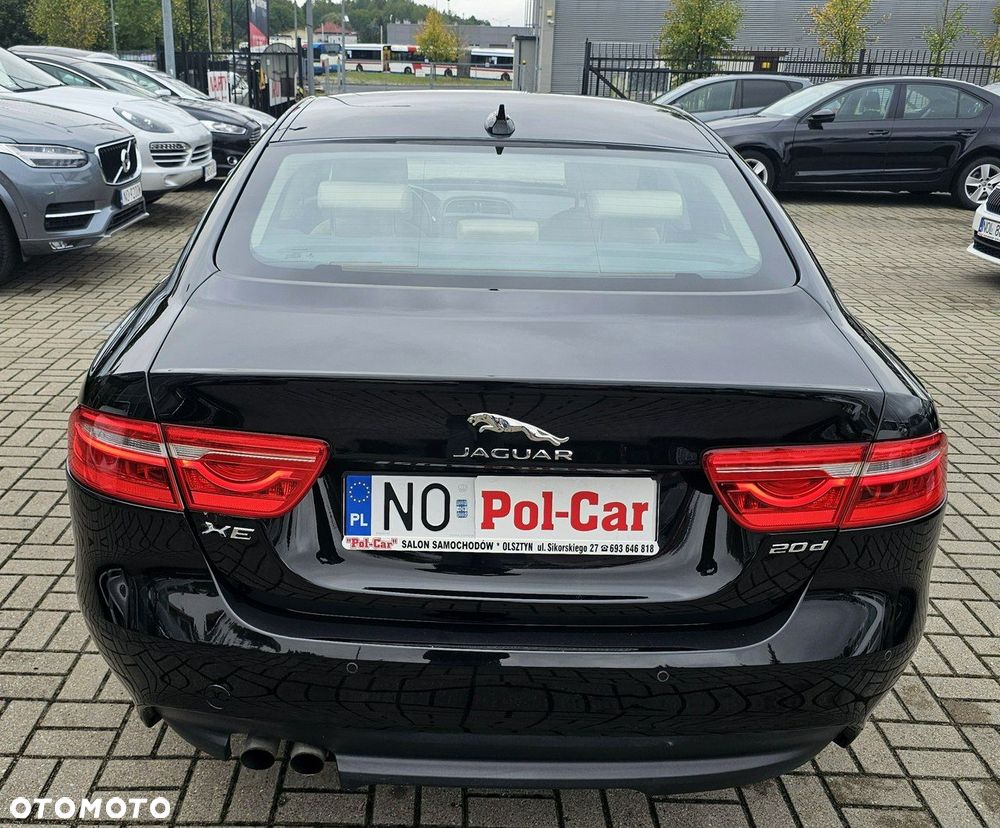 Jaguar XE 2.0 D AWD Portfolio - 7