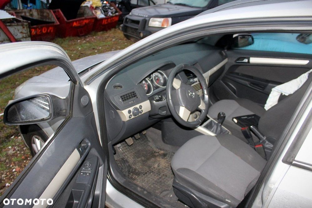 Opel Astra H 2008 1.8i Z18XER Kombi (MASKA, ZDERZAK, LAMPA, BŁOTNIK, DRZWI, SZYBA, FOTEL) - 6