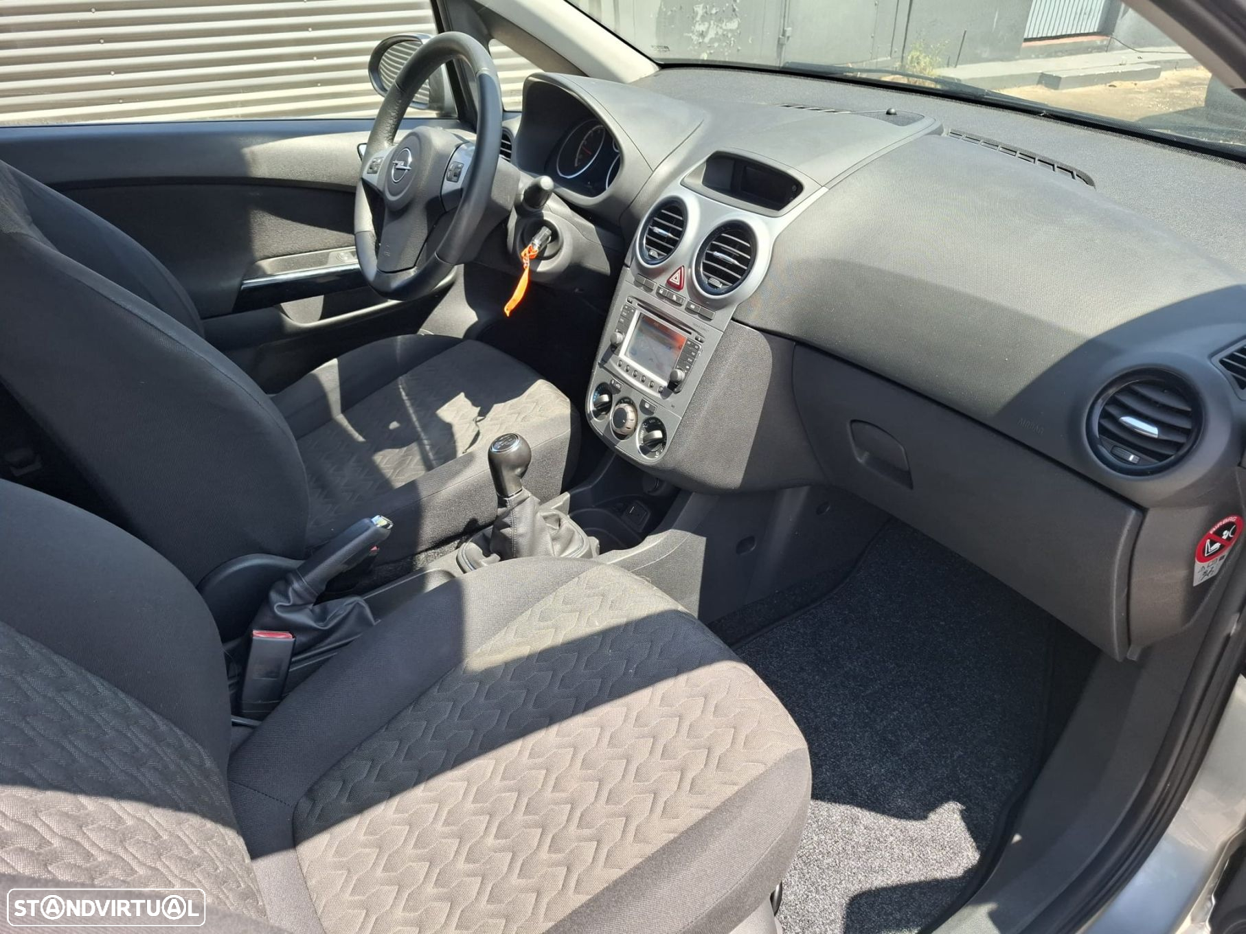 Opel Corsa 1.2 Go! FlexFuel - 12