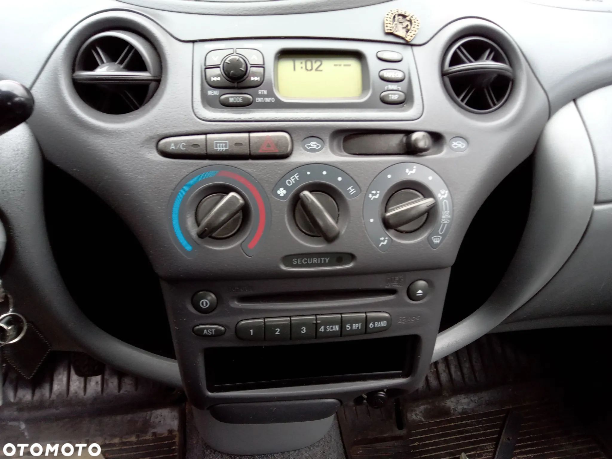 Panel klimatyzacji TOYOTA Yaris I - 1