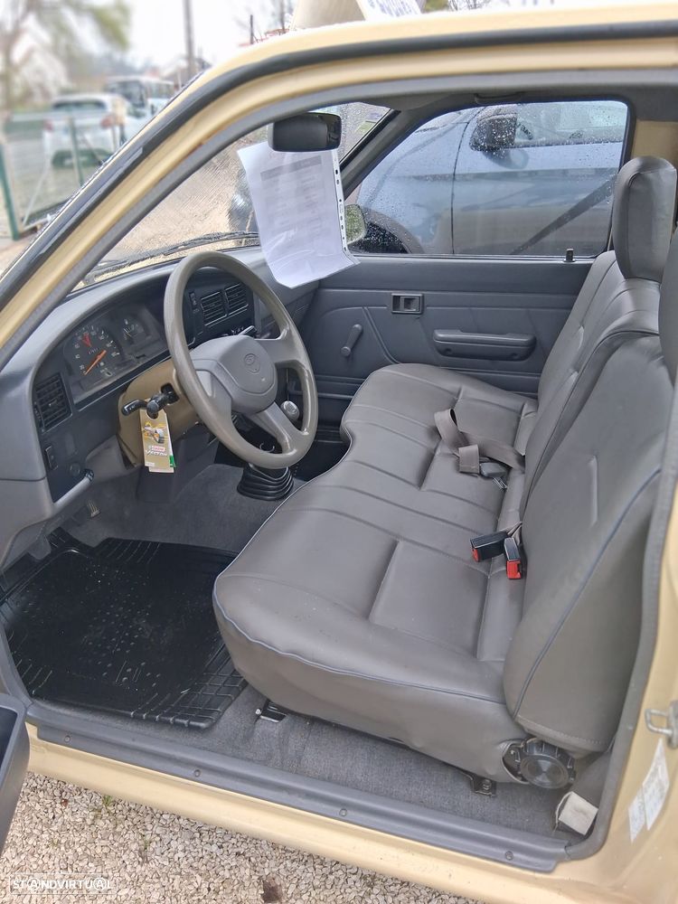 Toyota Hilux - 14