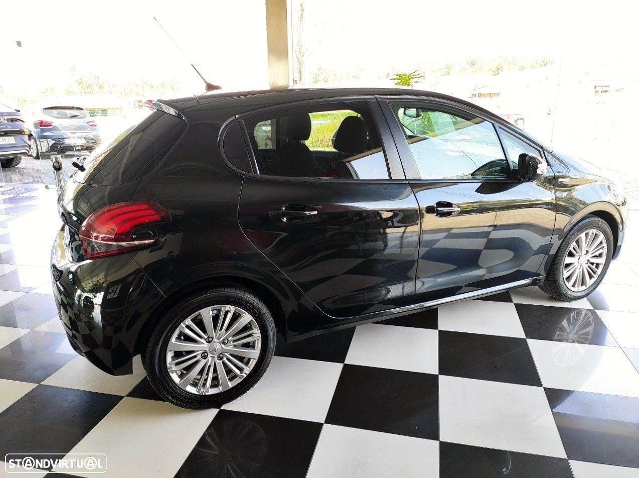 Peugeot 208 1.6 BlueHDi Style - 1