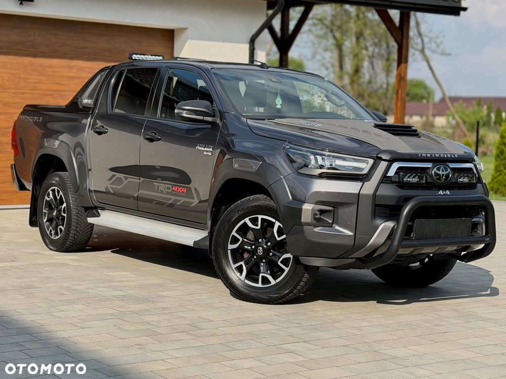 Toyota Hilux 2.8 D-4D Double Cab Invincible Sport 4x4 - 1