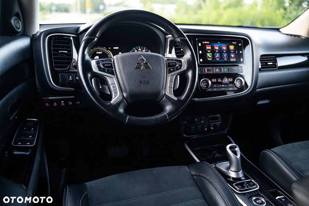 Mitsubishi Outlander - 26