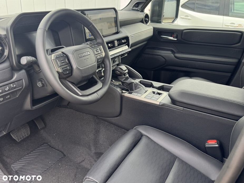 Toyota Land Cruiser - 7