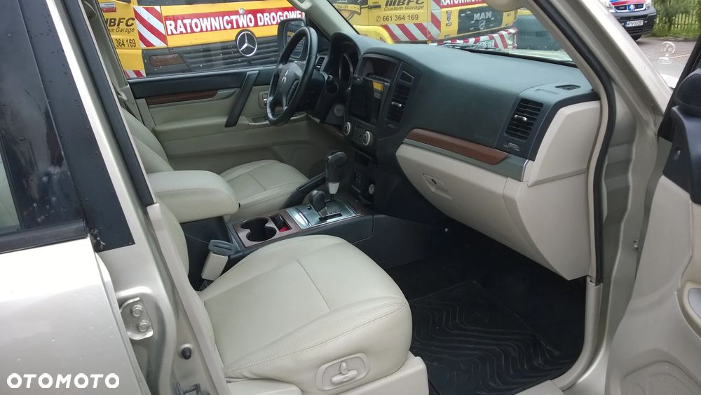 Mitsubishi Pajero 3.8 V6 Automatik Instyle - 9
