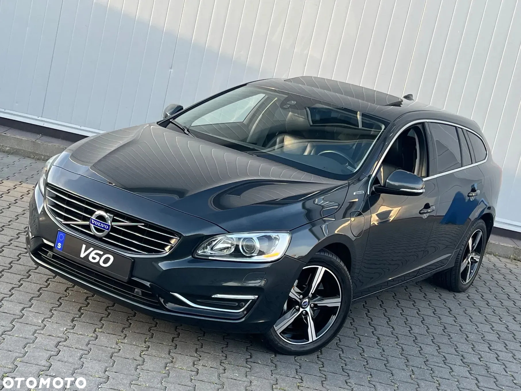 Volvo V60 D6 AWD Plug-in Hybrid Summum - 15