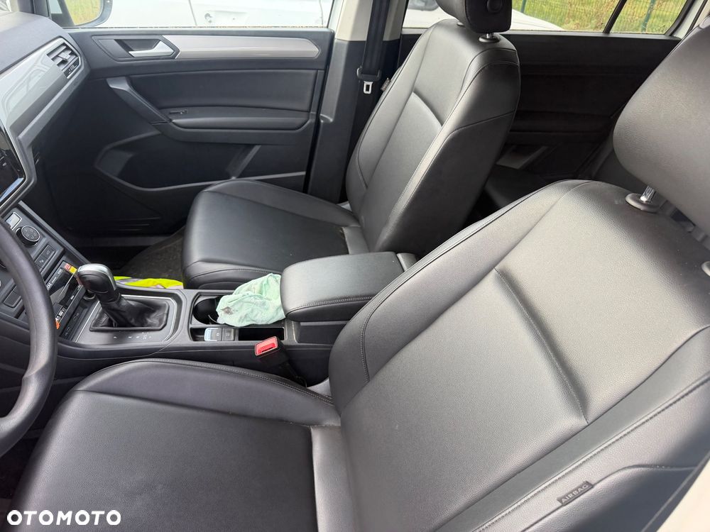 Volkswagen Touran - 8