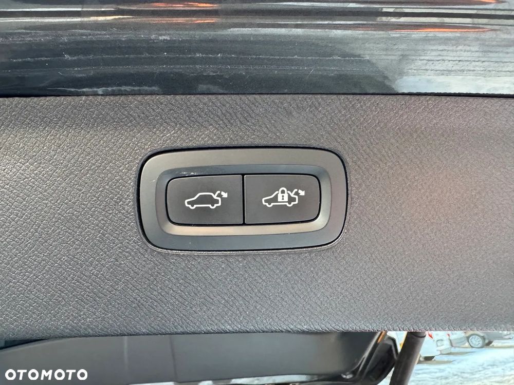 Volvo XC 90 D5 AWD Momentum 7os - 12