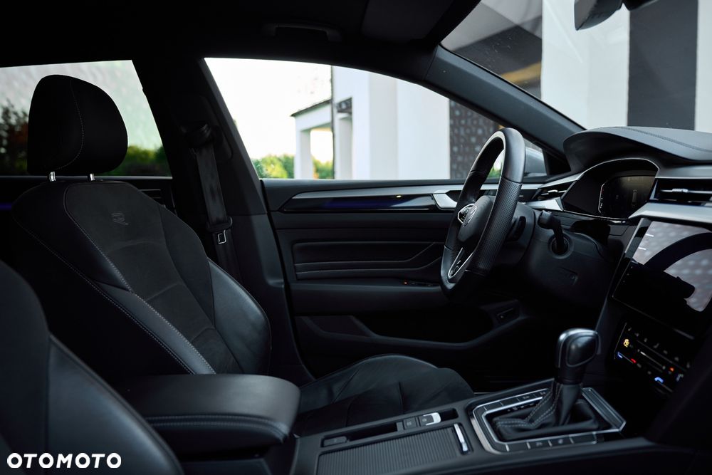 Volkswagen Arteon 2.0 TDI SCR DSG R-Line - 35