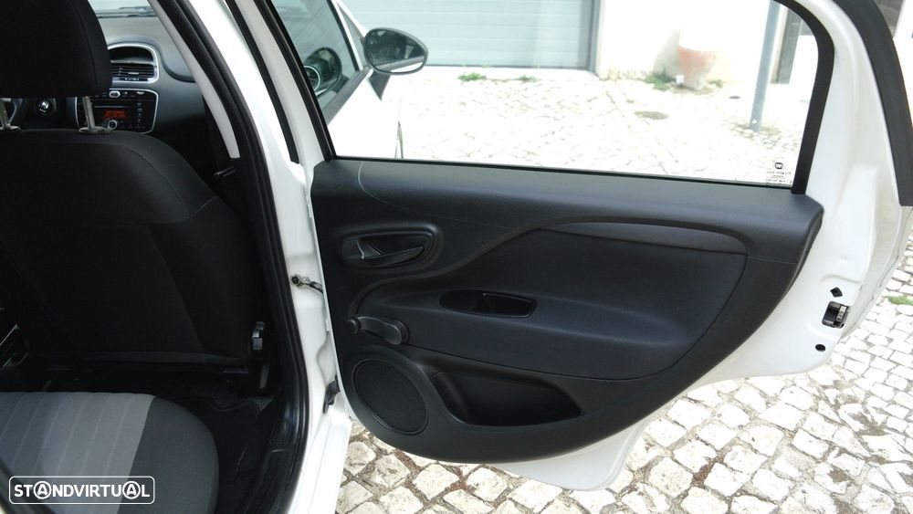 Fiat Punto 1.2 Lounge S&S - 12