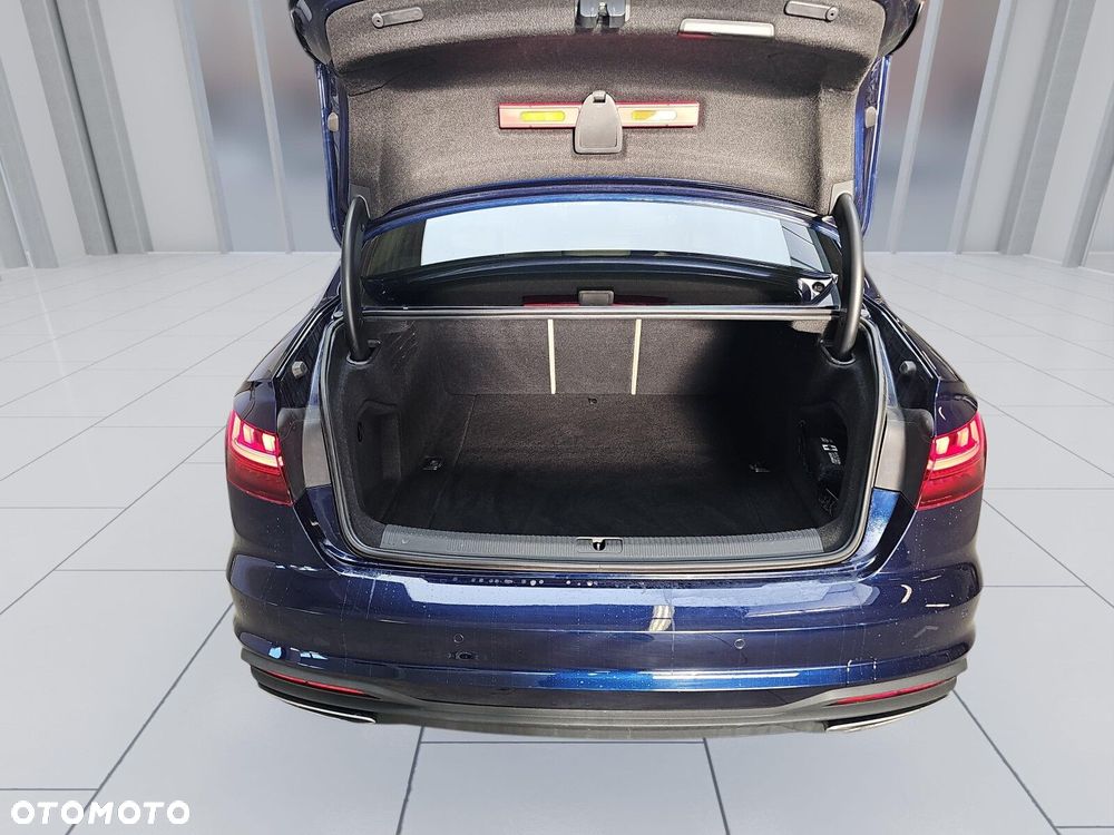 Audi A4 Limousine - 19