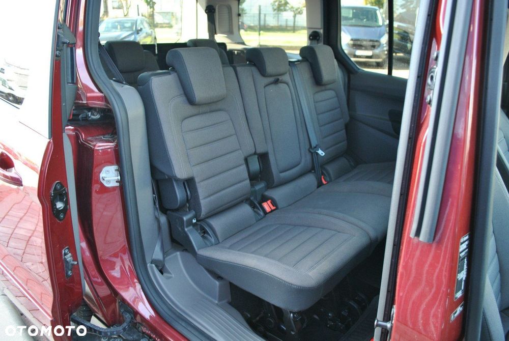 Ford Tourneo Connect Grand - 29