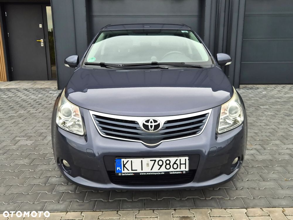 Toyota Avensis 1.8 Premium EU5 - 19