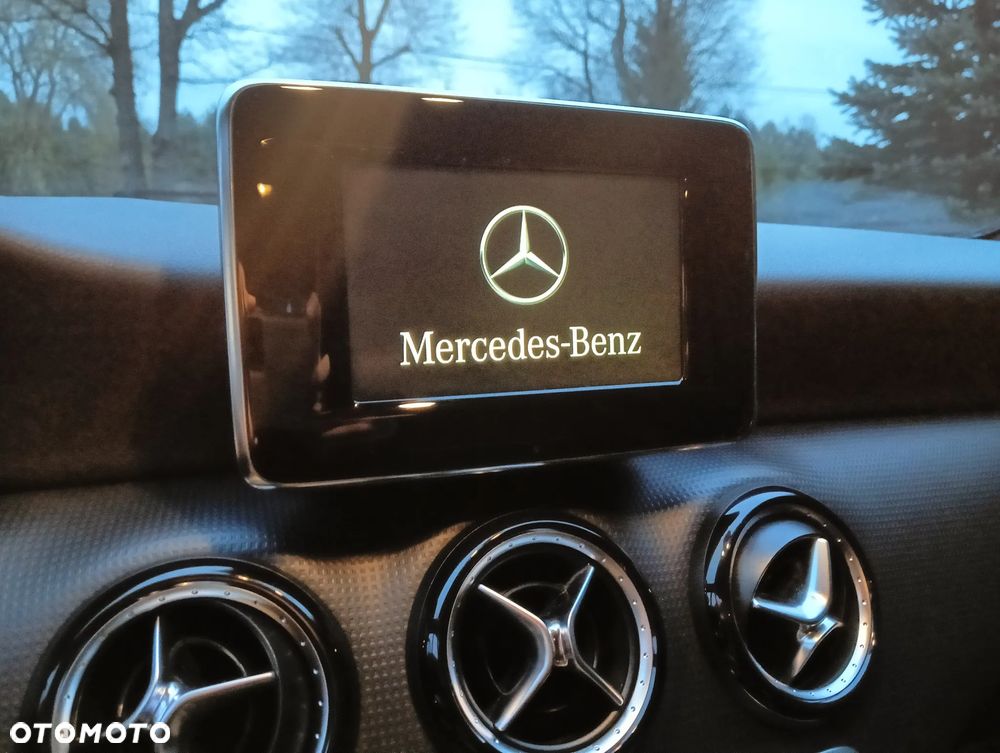 Mercedes-Benz Klasa A 180 BlueEFFICIENCY Edition Style - 28