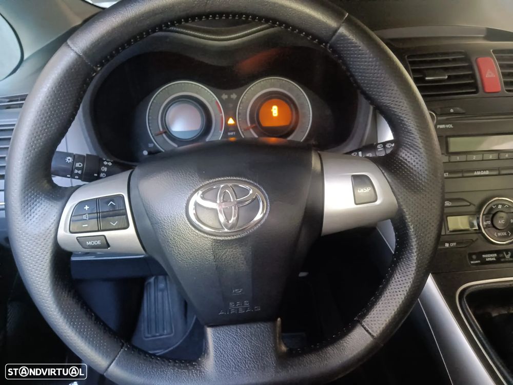 Toyota Auris 1.33 VVT-i ACtive - 12