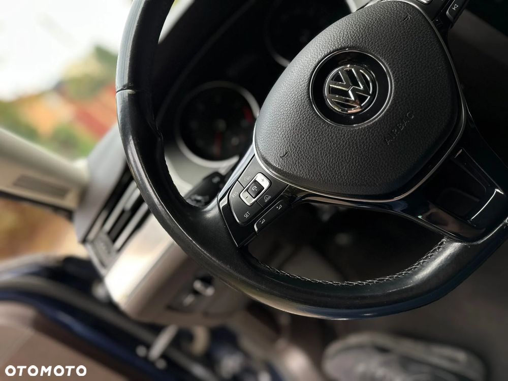 Volkswagen Passat 2.0 TDI SCR Highline - 18