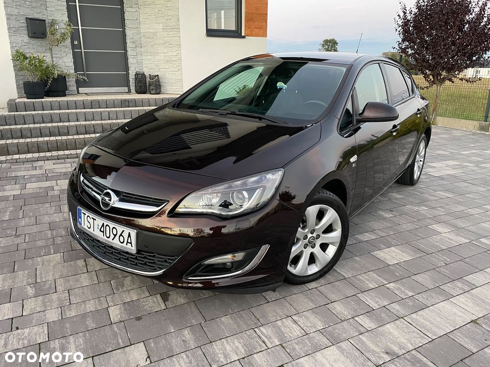 Opel Astra IV 1.4 T Cosmo EU6 - 21