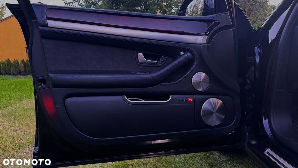 Audi A8 W12 quattro Langversion - 21