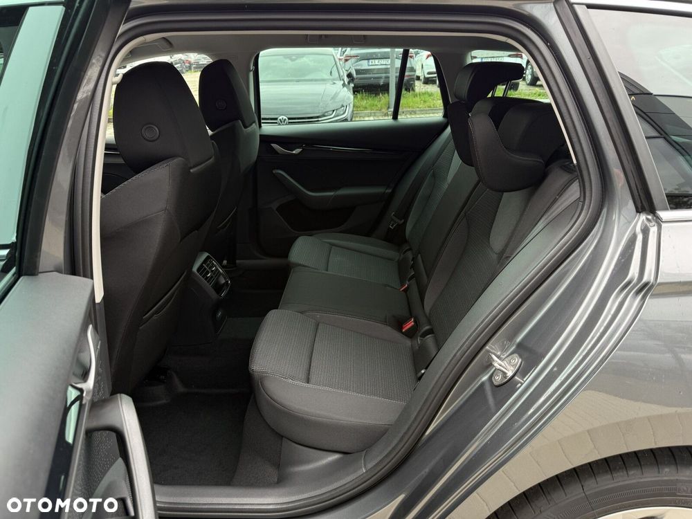 Skoda Octavia 1.5 TSI Drive Selection - 13