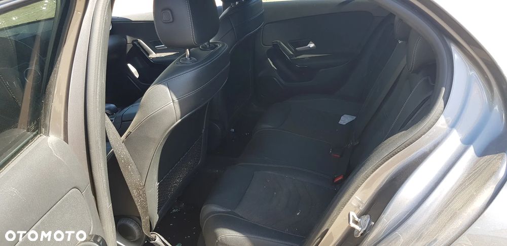 Mercedes-Benz Klasa A 180 d 7G-DCT Edition 2020 - 6