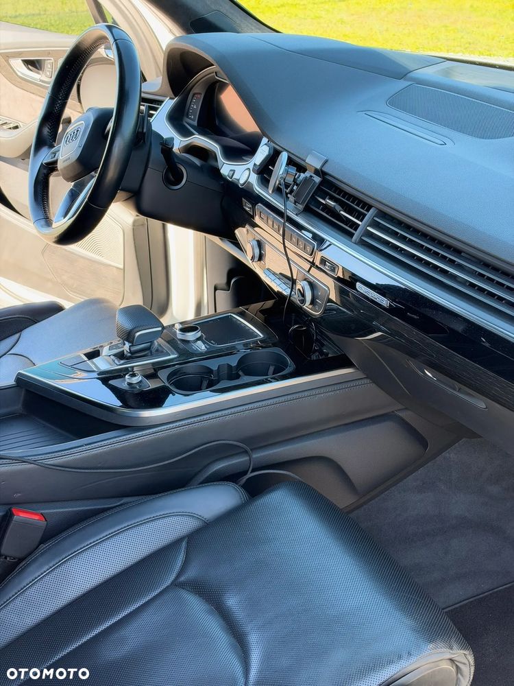 Audi Q7 3.0 TFSI Quattro Tiptr - 12