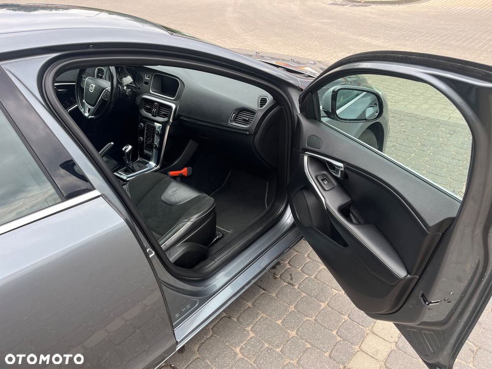 Volvo V40 D4 RDesign - 9