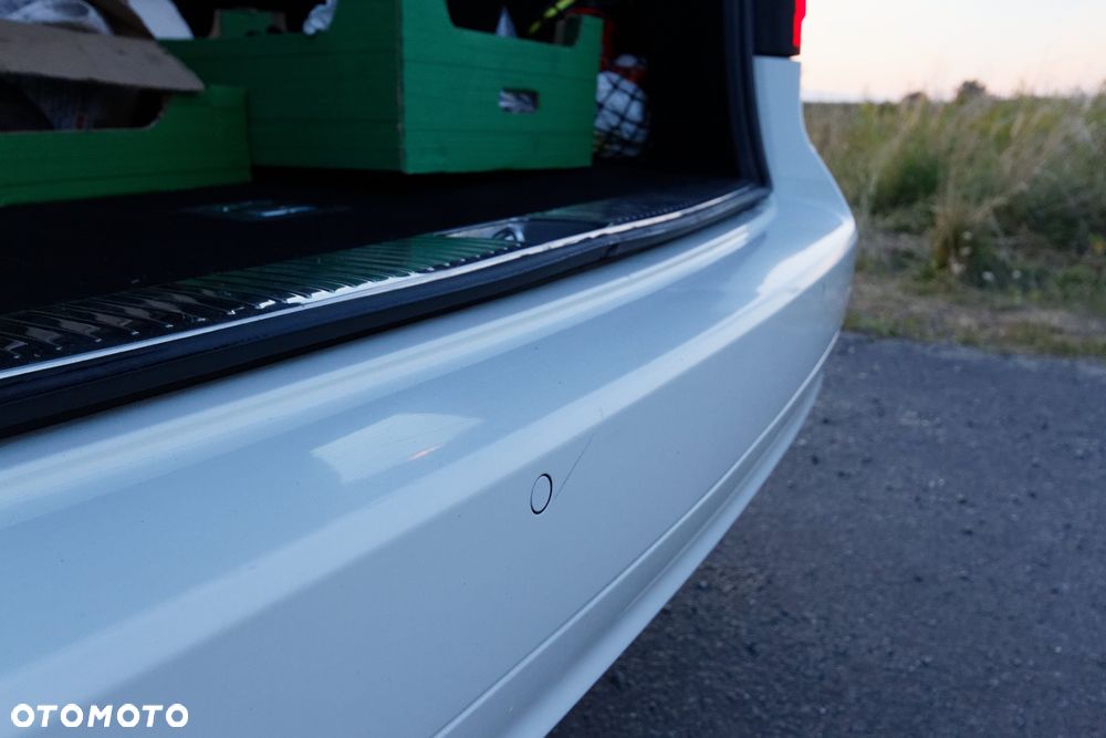 Mercedes-Benz Klasa E 200 T BlueEFFICIENCY Avantgarde - 25
