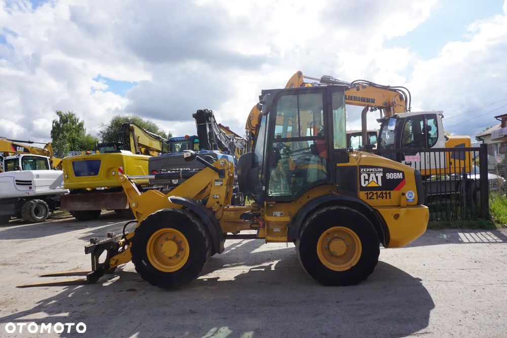 Caterpillar CAT 908 M - 7