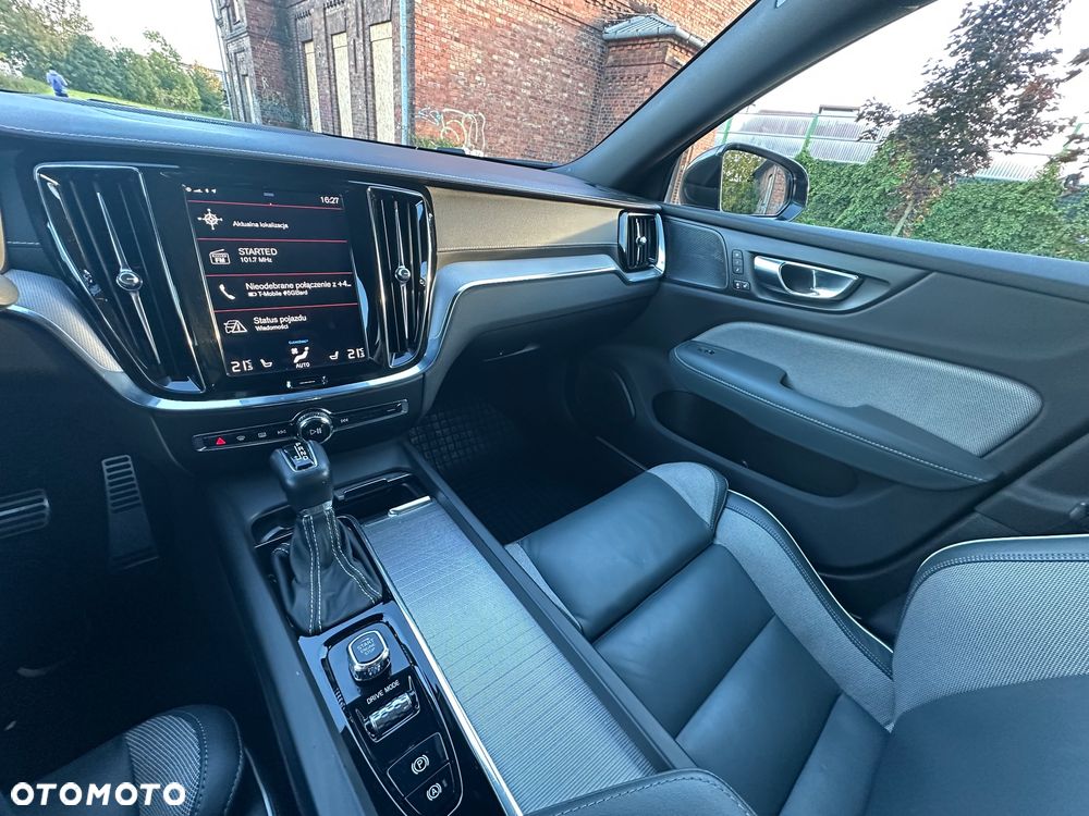 Volvo S60 T6 AWD R-Design - 7