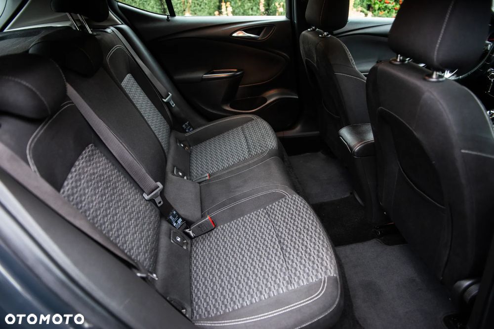 Opel Astra 1.4 Turbo Edition - 24