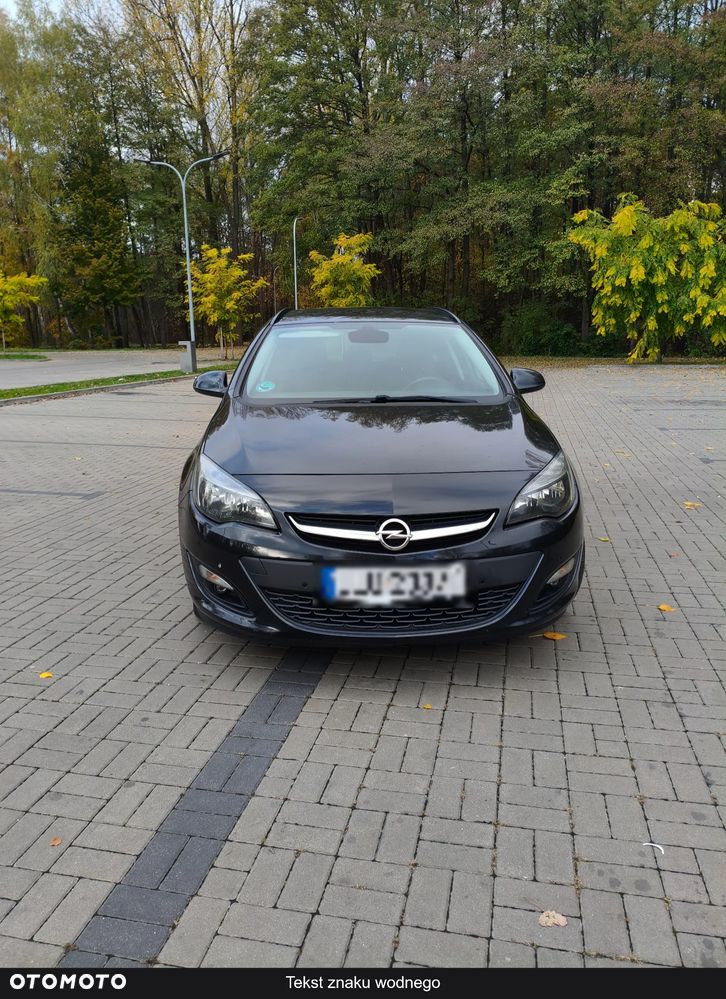 Opel Astra 2014 photo 2